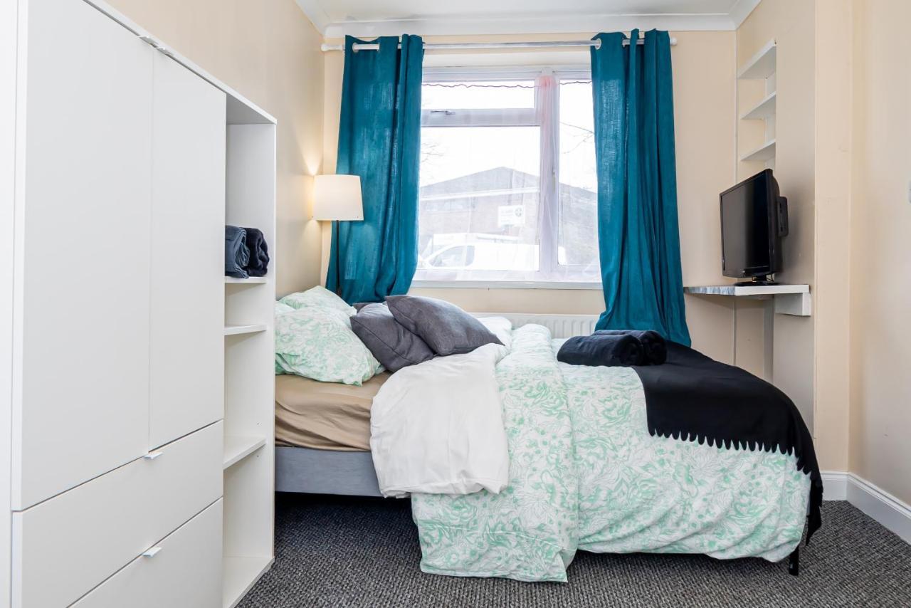 Shirley House 3, Guest House, Self Catering, Self Check In With Smart Locks, Use Of Fully Equipped Kitchen, Close To City Centre, Ideal For Longer Stays, Walking Distance To Bat, 20 Min Drive To Fawley Refinery, Excellent Transport Links Southampton Ngoại thất bức ảnh