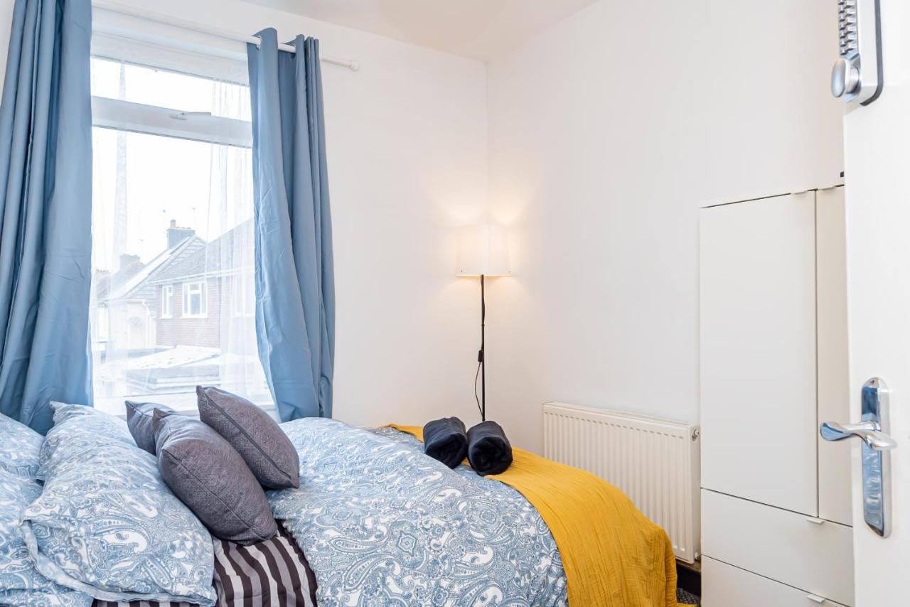 Shirley House 3, Guest House, Self Catering, Self Check In With Smart Locks, Use Of Fully Equipped Kitchen, Close To City Centre, Ideal For Longer Stays, Walking Distance To Bat, 20 Min Drive To Fawley Refinery, Excellent Transport Links Southampton Ngoại thất bức ảnh