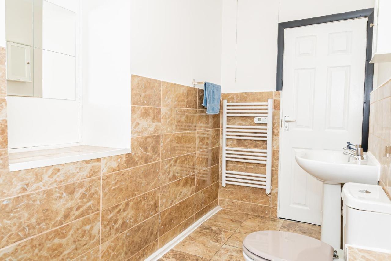 Shirley House 3, Guest House, Self Catering, Self Check In With Smart Locks, Use Of Fully Equipped Kitchen, Close To City Centre, Ideal For Longer Stays, Walking Distance To Bat, 20 Min Drive To Fawley Refinery, Excellent Transport Links Southampton Ngoại thất bức ảnh