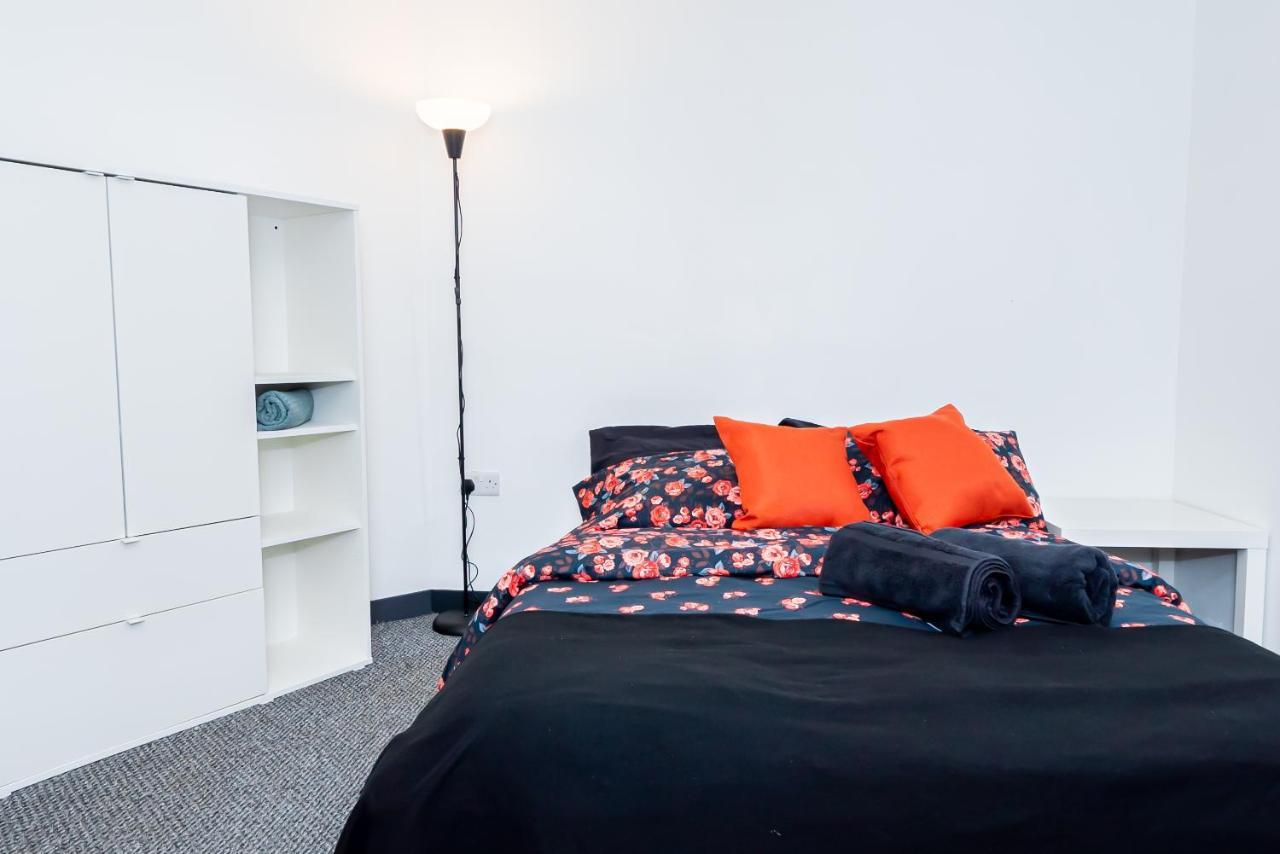 Shirley House 3, Guest House, Self Catering, Self Check In With Smart Locks, Use Of Fully Equipped Kitchen, Close To City Centre, Ideal For Longer Stays, Walking Distance To Bat, 20 Min Drive To Fawley Refinery, Excellent Transport Links Southampton Ngoại thất bức ảnh