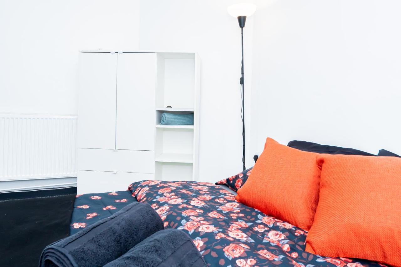 Shirley House 3, Guest House, Self Catering, Self Check In With Smart Locks, Use Of Fully Equipped Kitchen, Close To City Centre, Ideal For Longer Stays, Walking Distance To Bat, 20 Min Drive To Fawley Refinery, Excellent Transport Links Southampton Ngoại thất bức ảnh