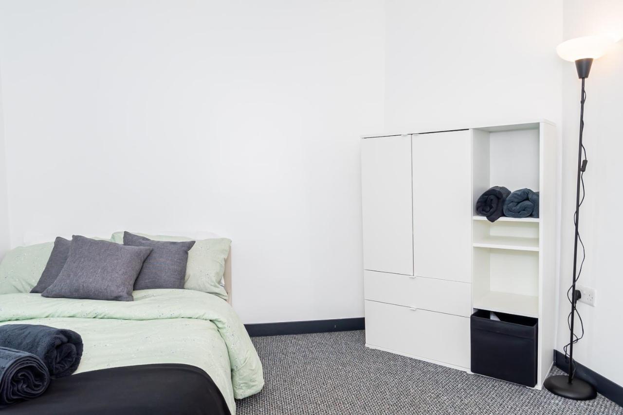 Shirley House 3, Guest House, Self Catering, Self Check In With Smart Locks, Use Of Fully Equipped Kitchen, Close To City Centre, Ideal For Longer Stays, Walking Distance To Bat, 20 Min Drive To Fawley Refinery, Excellent Transport Links Southampton Ngoại thất bức ảnh