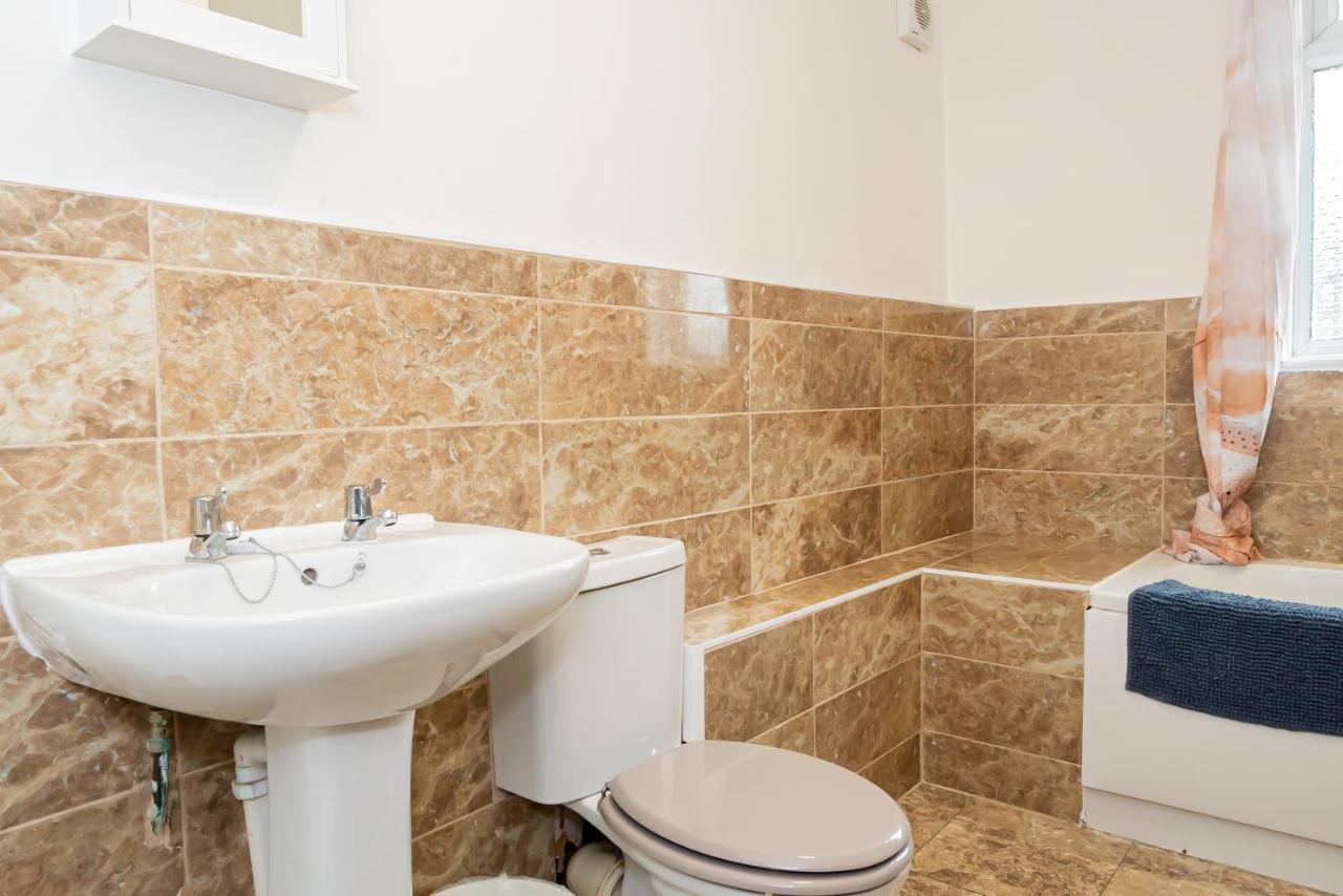 Shirley House 3, Guest House, Self Catering, Self Check In With Smart Locks, Use Of Fully Equipped Kitchen, Close To City Centre, Ideal For Longer Stays, Walking Distance To Bat, 20 Min Drive To Fawley Refinery, Excellent Transport Links Southampton Ngoại thất bức ảnh
