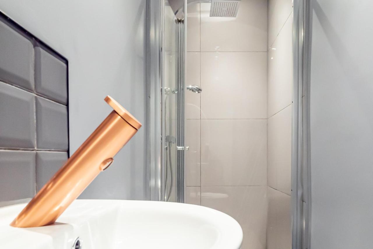 Shirley House 3, Guest House, Self Catering, Self Check In With Smart Locks, Use Of Fully Equipped Kitchen, Close To City Centre, Ideal For Longer Stays, Walking Distance To Bat, 20 Min Drive To Fawley Refinery, Excellent Transport Links Southampton Ngoại thất bức ảnh