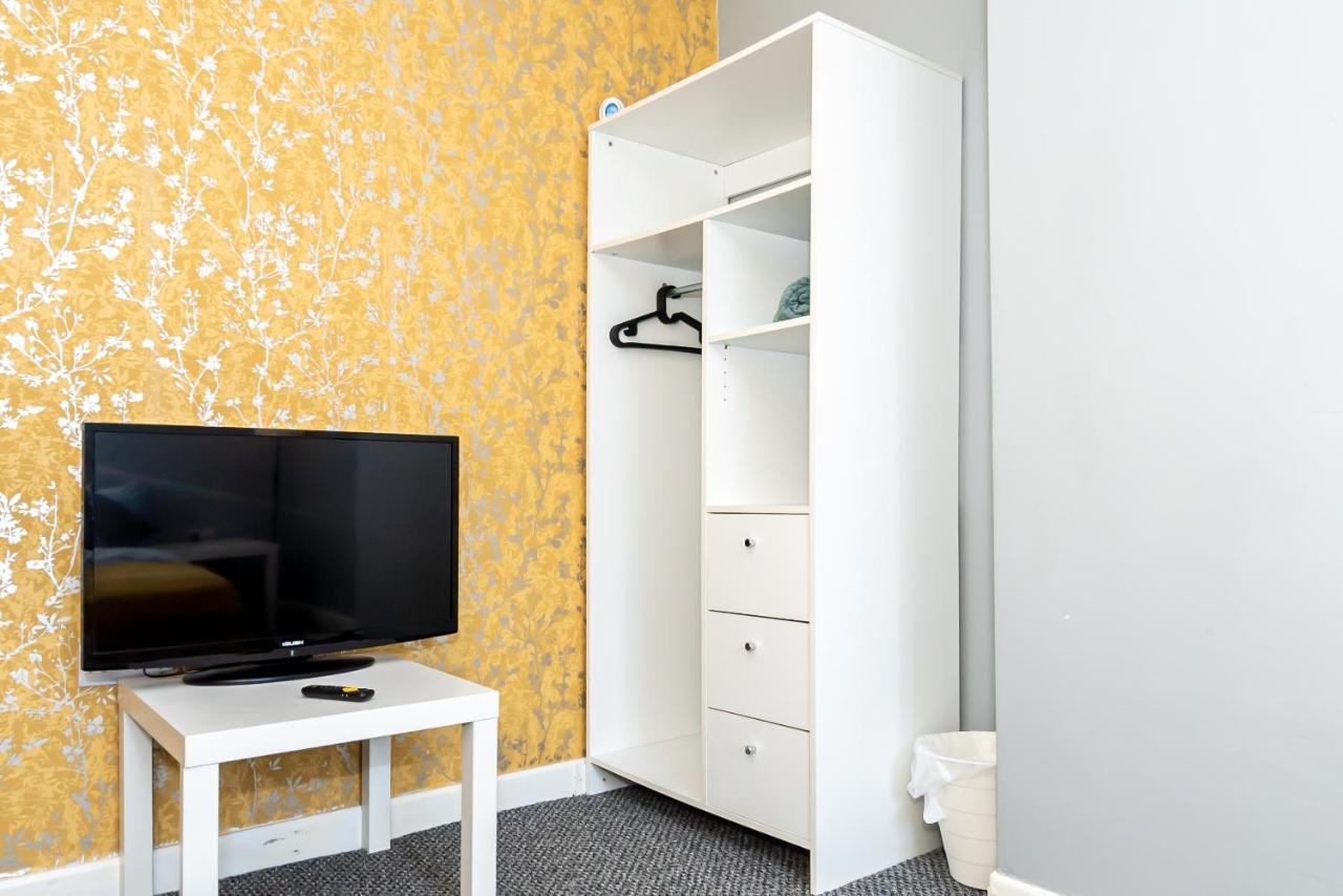 Shirley House 3, Guest House, Self Catering, Self Check In With Smart Locks, Use Of Fully Equipped Kitchen, Close To City Centre, Ideal For Longer Stays, Walking Distance To Bat, 20 Min Drive To Fawley Refinery, Excellent Transport Links Southampton Ngoại thất bức ảnh