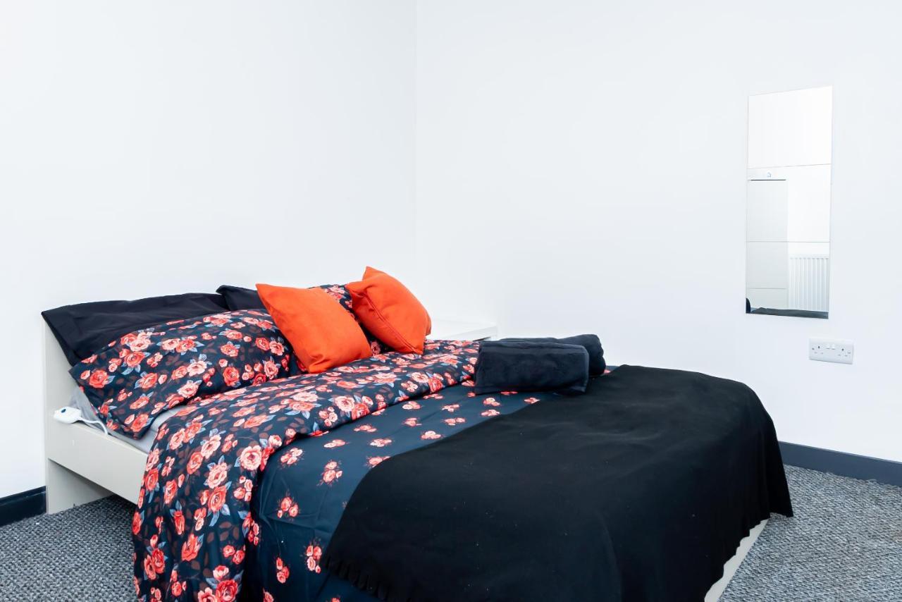 Shirley House 3, Guest House, Self Catering, Self Check In With Smart Locks, Use Of Fully Equipped Kitchen, Close To City Centre, Ideal For Longer Stays, Walking Distance To Bat, 20 Min Drive To Fawley Refinery, Excellent Transport Links Southampton Ngoại thất bức ảnh