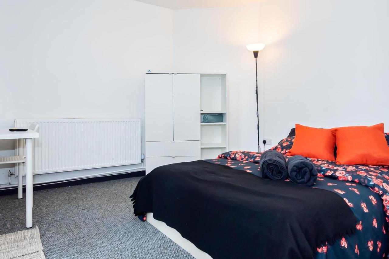 Shirley House 3, Guest House, Self Catering, Self Check In With Smart Locks, Use Of Fully Equipped Kitchen, Close To City Centre, Ideal For Longer Stays, Walking Distance To Bat, 20 Min Drive To Fawley Refinery, Excellent Transport Links Southampton Ngoại thất bức ảnh