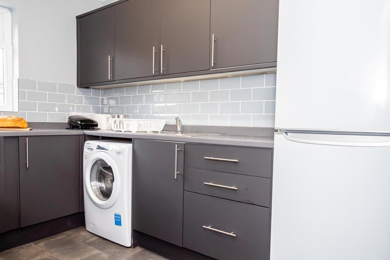 Shirley House 3, Guest House, Self Catering, Self Check In With Smart Locks, Use Of Fully Equipped Kitchen, Close To City Centre, Ideal For Longer Stays, Walking Distance To Bat, 20 Min Drive To Fawley Refinery, Excellent Transport Links Southampton Ngoại thất bức ảnh